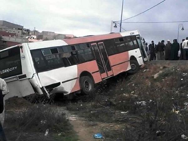 جندوبة: انزلاق حافلتين مدرسيتين